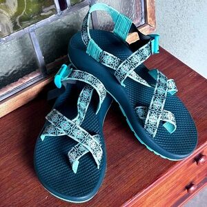 CHACO Z2 Classic Sandals Green Size 8